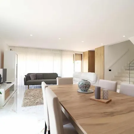 Eco House - Privat Pool & Luxurious 빌라 *