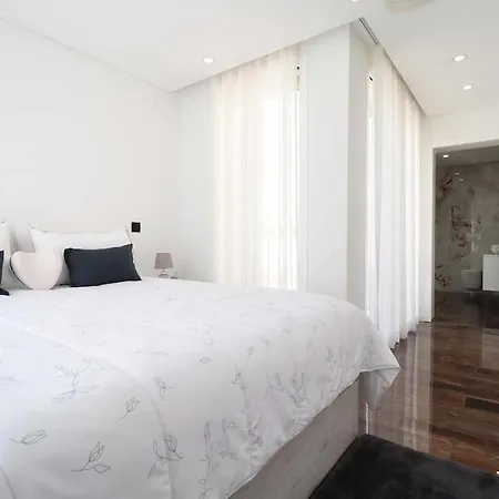 Eco House - Privat Pool & Luxurious Villa *